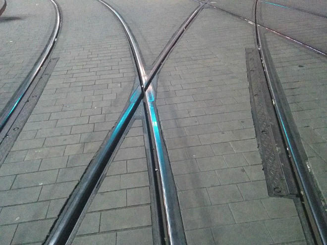 manchester-metrolink-side-normal-light-rail-crossing-tramway-switch-sc-design-track-alignment-superstructure-flange-wheel-running-grooved-climb-derailment